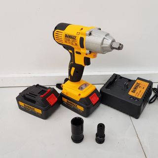 máy vặn bu lông dewalt 68v