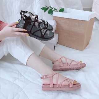 Giày sandal đế cao su đúc