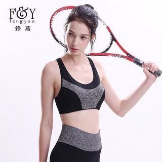 Áo tập 3 lỗ cài sau