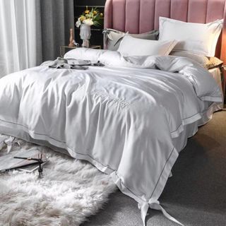 Bộ Chăn Ga Gối Lụa Màu Trắng
