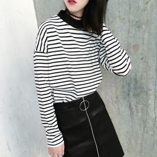 Áo thun nữ tay dài phối sọc ngang cá tínhphôm rộng 124
