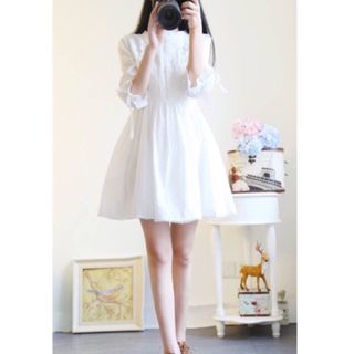 đầm babydoll phối ren trắng