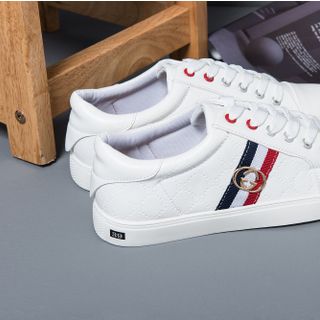 Giày thể thao nam DGC