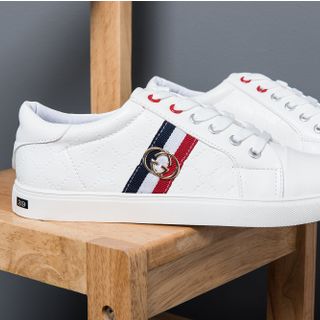 Giày thể thao nam DGC