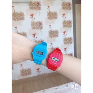 ĐỒNG HỒ NỮ DÂY CAO SU F92