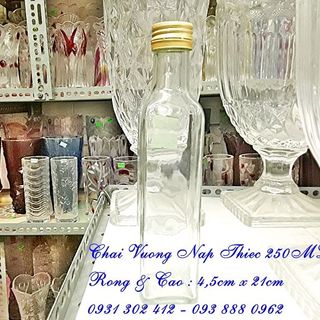 Chai vuông nắp thiếc 250ml