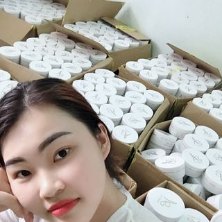 Kem body mềm trắng da không bết rít lộ vân