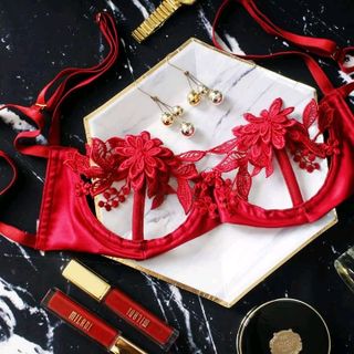 SIÊU PHẨM SET BRA LỤA SATIN HOA 3D QUẦN ĐAN DÂY SAU