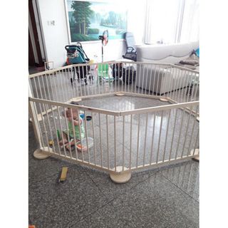Quây cũi trẻ em Quicjkflex 6 cánh
