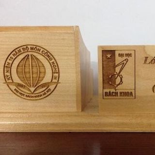 Đồ gỗ để bàn in ấn logo quà tặng