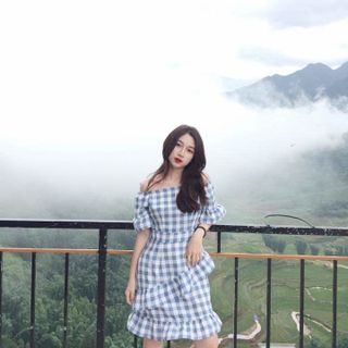 đầm caro trễ vai xòe
