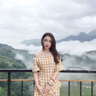 đầm caro trễ vai xòe