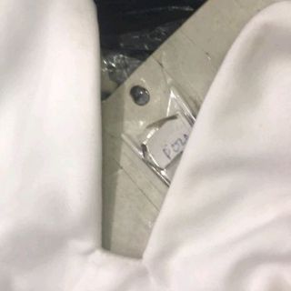 khoen nhét cổ áo