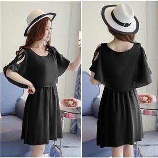 ĐẦM HỞ VAI DÂY CHÉO