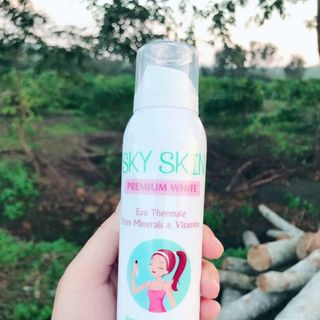 Xịt khoáng khử dầu trắng da Sky Skin