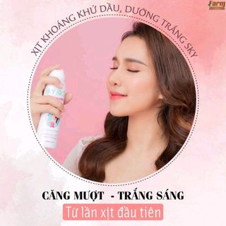Xịt khoáng khử dầu trắng da Sky Skin