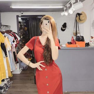 đầm cổ v phối nút xẻ tà
