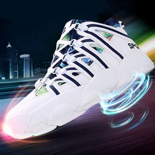 Giày nam sneaker kiểu lạ bao đẹp mềm mại tha hồ chay 615