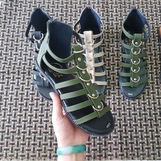 Bata sục xangdan