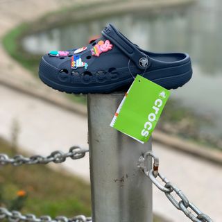 Crocs BayA