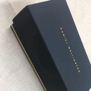 Hộp đồng hồ DWW dành cho loại dây da hàng chuẩn