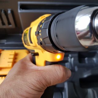 máy khoan pin dewalt 24v