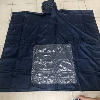 Áo mưa xẻ tà kiếng đèn