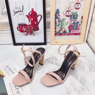 Giày sandal trụ