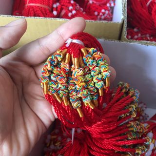 Vòng chỉ đỏ sên 4 chỉ ngũ sắc