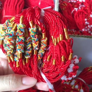 Vòng chỉ đỏ sên 4 chỉ ngũ sắc