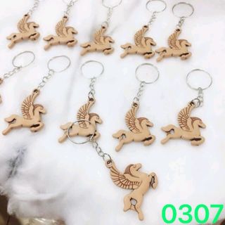 móc khóa nhựa giã gỗ mẫu dễ thương rất đẹp y như gỗ thật lun