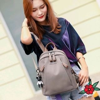Balo nữ chất dù kèm móc gấu