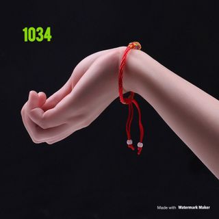 1034- vòng chỉ đỏ tứ vân ngũ sắc