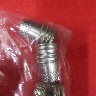 Dụng cụ chống kim đâm vào tay