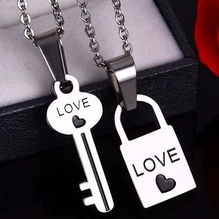 Dây chuyền inox cặp đôi couple mẫu đẹp y hình nha các bạn Giá sỉ 39k 1 cặp bao gồm 2 dây và 2 mặt