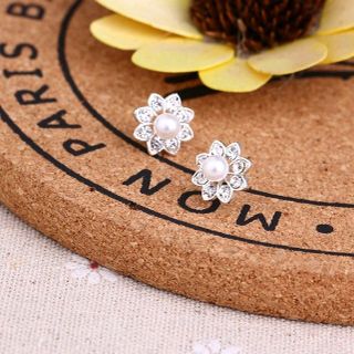 Bông tai kim loại mẫu đẹp