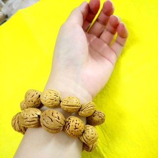 Vòng tay gỗ phong thủy đẹp