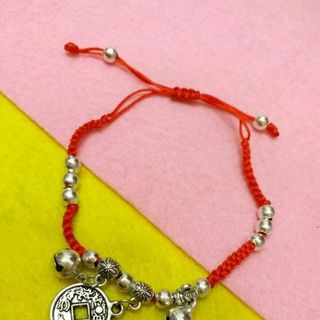 Vòng tay phong thủy dây đỏ mix kim loại