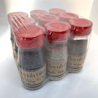 Lốc 9 hũ gia vị gồm 3 hũ muối tiêu 3 hũ tiêu đen nguyên hạt 3 hũ tiêu đen xay sẵn