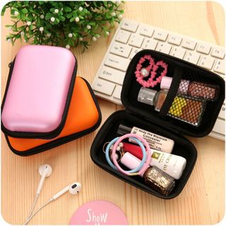 Hộp đựng tai nghe dây sạc tiện dụng