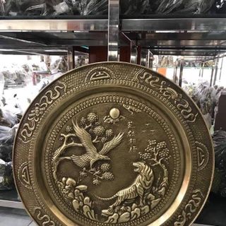 tranh mâm đồng chạm khắc tinh xảo