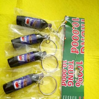 móc khóa ly mì chai nước