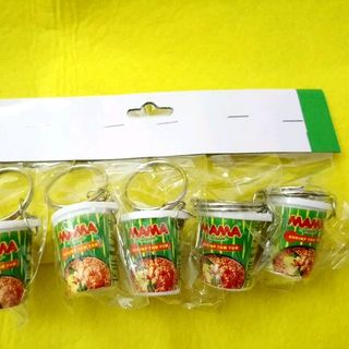 móc khóa ly mì chai nước