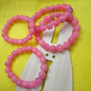 chuỗi đeo tay phong thủy hạt đá 10li màu hồng cam