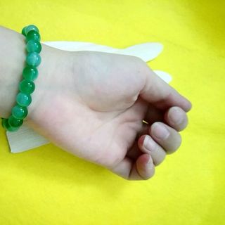 chuỗi đeo tay phong thủy hạt đá 8li giá sỉ 6k hàng luôn có sẵn