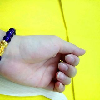 chuỗi đeo tay phong thủy hạt đá 8li mix mặt tỳ hưu
Giá sỉ 15k /1 chuỗi
cam kết hàng y hình vì hình tự chụp nha các bạn