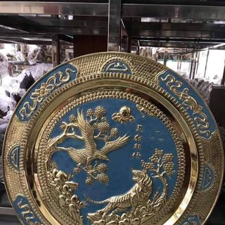 tranh mâm đồng chạm khắc tinh xảo