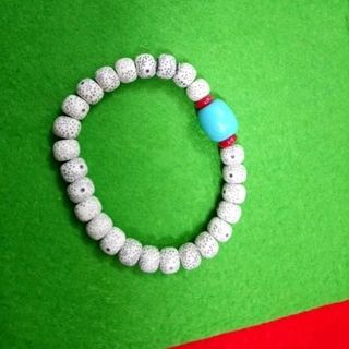 chuỗi đeo tay phong thủy thời trang