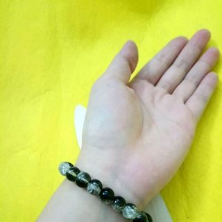 chuỗi đeo tay phong thủy hạt đá tuyết màu y hình hình tự chụp nha các bạn Giá sỉ