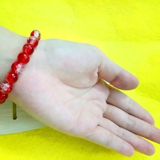 chuỗi đeo tay phong thủy hạt đá tuyết màu y hình hình tự chụp nha các bạn Giá sỉ